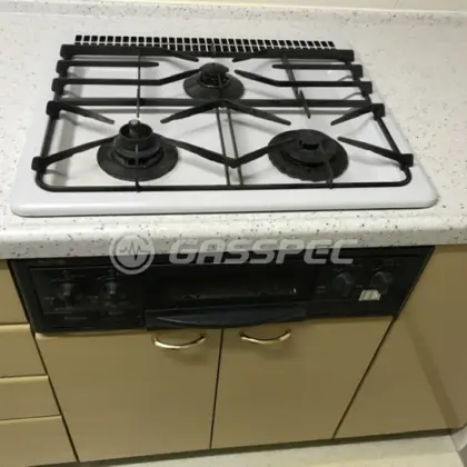 施工前のビルトインガスコンロ（RBG-30B2S-B）