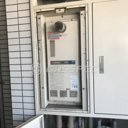 施工前の給湯器（YV1624RGW）