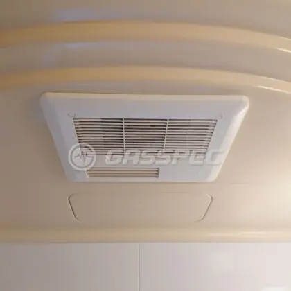 施工前の浴室乾燥機（IBD-3301ACSK/RBH-C301KSN）