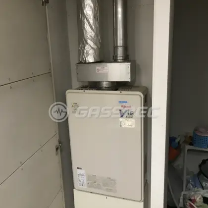 施工前の給湯器（RUF-V1610SAFFD-1）