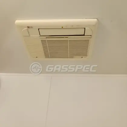 施工前の浴室乾燥機（FD2811J3）