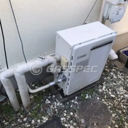 施工前の給湯器