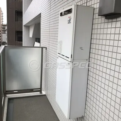 施工前の給湯器（RUF-V2005SAW）