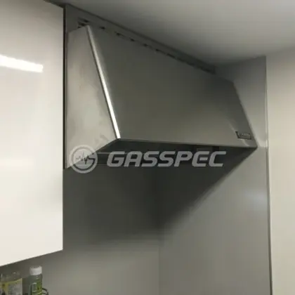 施工前のレンジフード