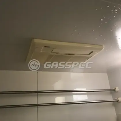 施工前の浴室乾燥機（BDV-3300UKNSC-J3）