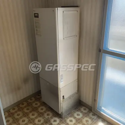 施工前の給湯器（AD-207FFA）