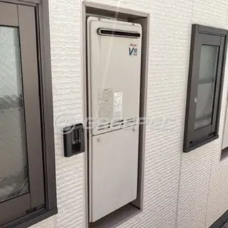 施工前の給湯器（RUK-V1610W-E）