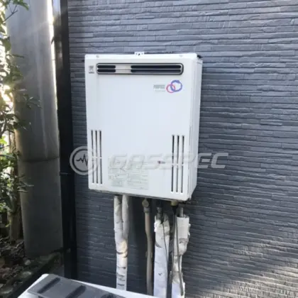 施工前の給湯器（GX-241AW）