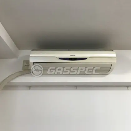 施工前のエアコン（AS40NPZ2W）