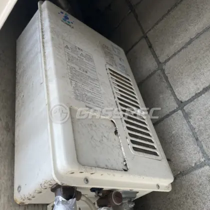 施工前の給湯器（RUX-V1610SWFA-E）