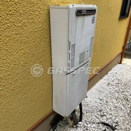 施工前の給湯器