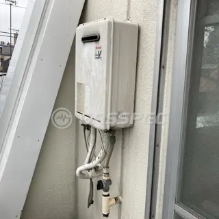 施工前の給湯器（RUX-V1615W-E）