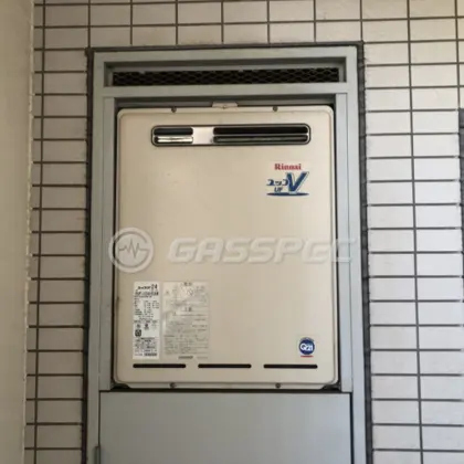 施工前の給湯器（RUF-V2405SAW）