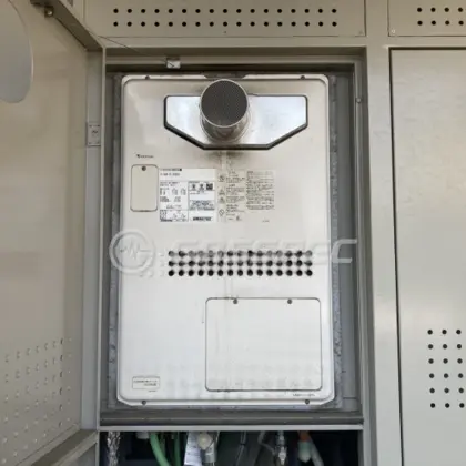 施工前の暖房熱源機（GTH-2417AWX3H-T）