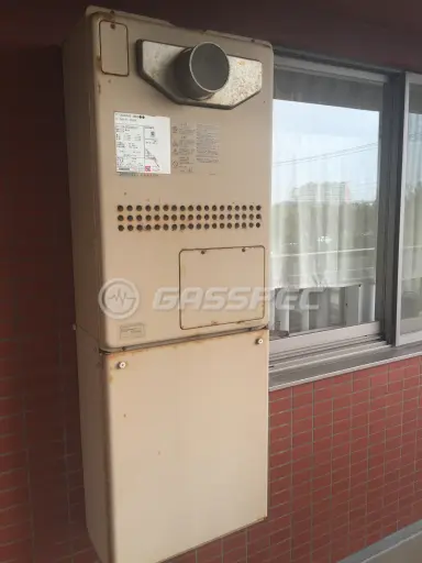 施工前の暖房熱源機（GTH-2433AWXH-T）