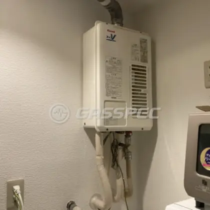 施工前の給湯器（RUX-V1610SWFA-E）