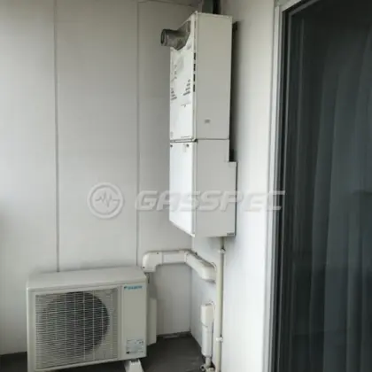 施工前の暖房熱源機（GTH-C2436AWX3H-T）