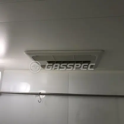 施工前の浴室乾燥機（BBD-3304ACSKJ3M）