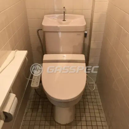 施工前の便座（TCF6220）