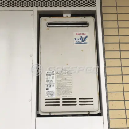 施工前の給湯器（RUF-VK2400SAW）