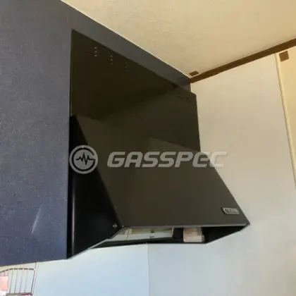施工前のレンジフード（BDR-3H-7557BK）