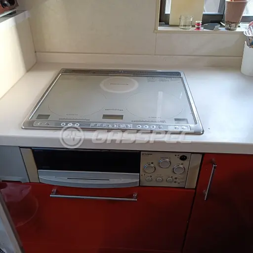 交換前のIHクッキングヒーター（三菱 CS-G3203BDS）