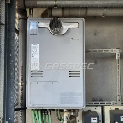 施工前の暖房熱源機（RUFH-V2403SAT2-6(B)）