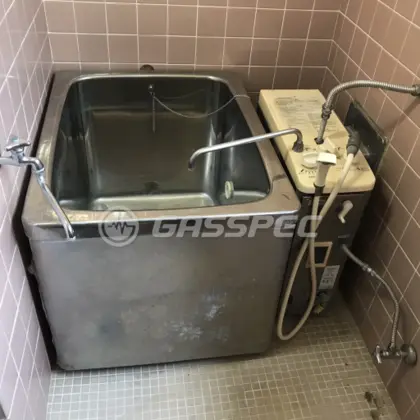 施工前の給湯器（SR-S1）