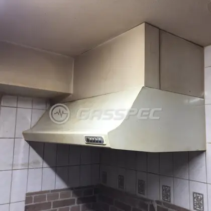 施工前のレンジフード