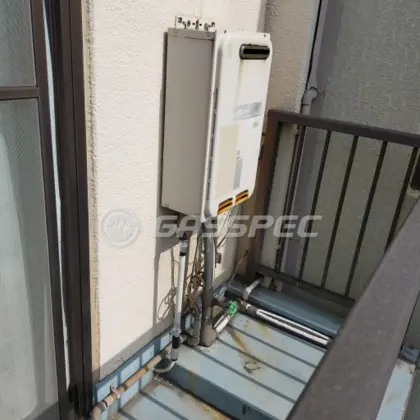 施工前の給湯器（YS2038R(B)）