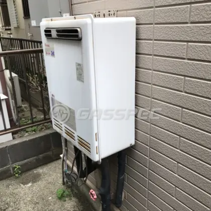 施工前の給湯器