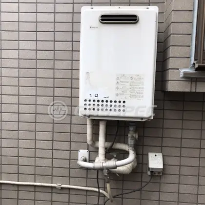 施工前の給湯器