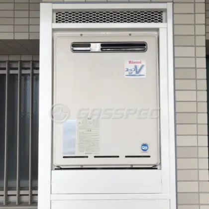 施工前の給湯器（RUF-V2405SAW）