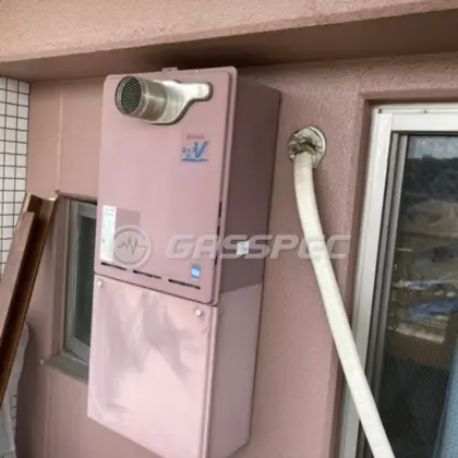施工前の給湯器（RUF-A2400SAT）