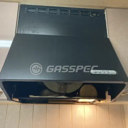 施工前のレンジフード