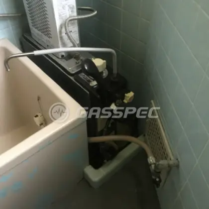 施工前の給湯器（GUQ-5D）