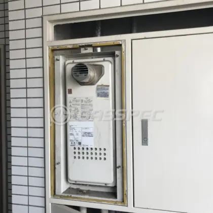 施工前の給湯器（YV1659RT）