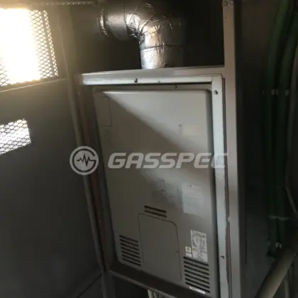 施工前の暖房熱源機（RUFH-2405AU2-3）