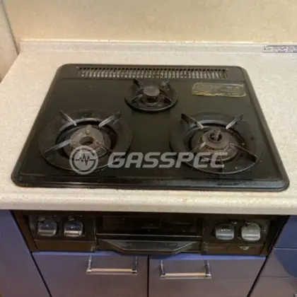 施工前のビルトインガスコンロ（GIC60-3PBH）