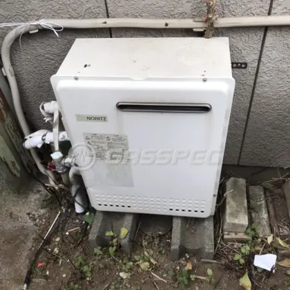 施工前の給湯器