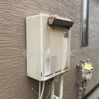 施工前の給湯器（RUF-V2005SAW）