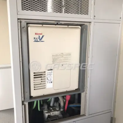 施工前の暖房熱源機（RUFH-VD2400AU2-3）