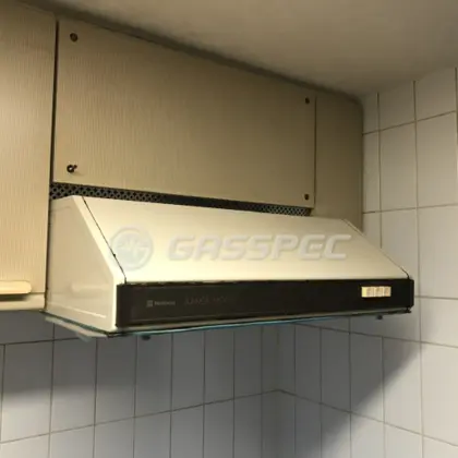 施工前のレンジフード