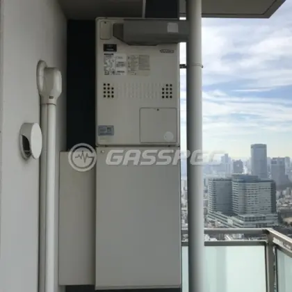 施工前の暖房熱源機（GTH-C2440SAWX6H-L）