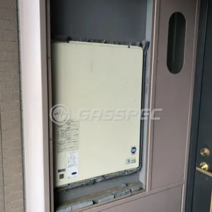 施工前の給湯器（OURB-2450AQ-CU）
