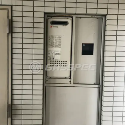 施工前の給湯器（GQ-1628WS BL）