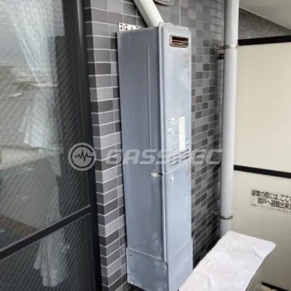施工前の給湯器（RUX-VS1606W-E）