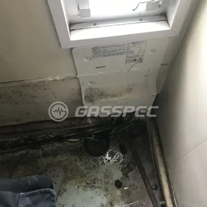 施工前の給湯器（GQS-161SA）