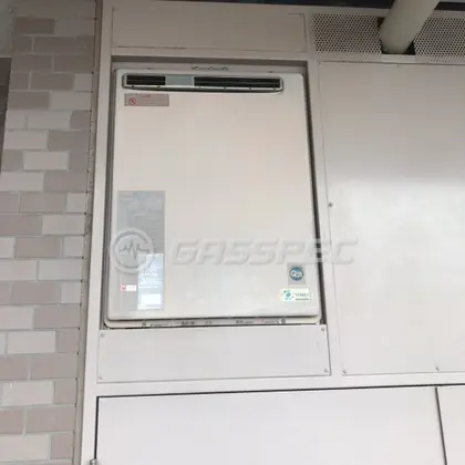 施工前の給湯器（OURB-2450SAQ）