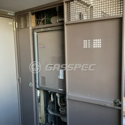 施工前の暖房熱源機（RUFH-2403AU）